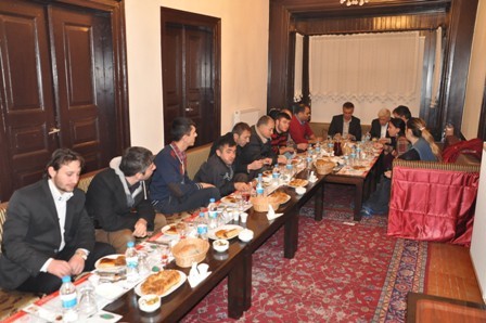 Akşehir'de çalışan gazeteciler günü yemeği