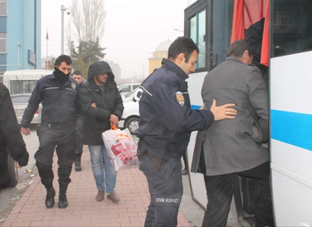 Çocuklara otomobil soyduran çete adliyeye sevk edildi