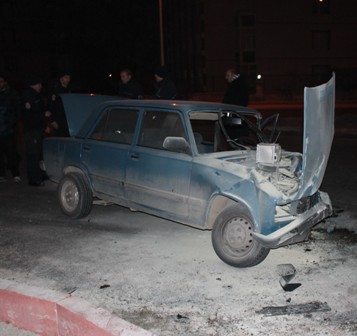 Şüpheli araç, otomobille çarpıştı