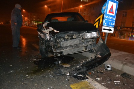 Kulu’da otomobille minibüs çarpıştı: 1 yaralı