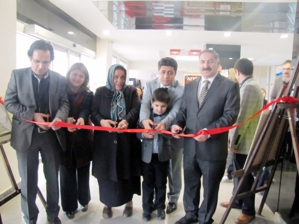 Minik öğrencinin ilk kişisel resim sergisi