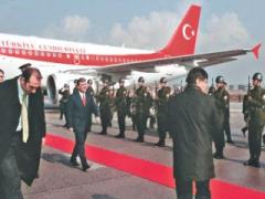 Gül kırmızı halıda neden yürümüyor?