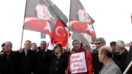 Başbakan'a destek için yürüyen çelik Kulu’da