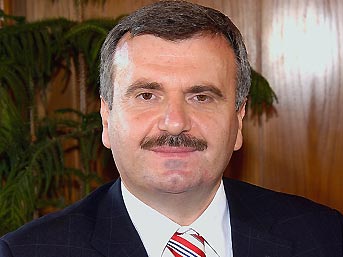 Tahir Akyürek kimleri istiyor?
