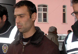 Çantayla uyuşturucu nakli polise takıldı