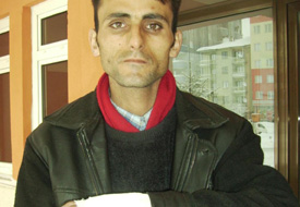 Kocasını bıçakla yaraladı