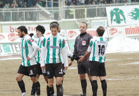 Kartal 70 sarı 3 kırmızı kart gördü