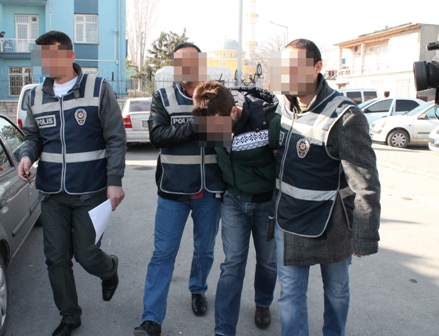 Maskeli banka soyguncuları tutuklandı