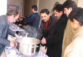 Eğitim Bir Sen’den aşure ikramı