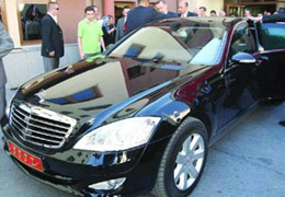 Müdürlerin arabaları ellerinden alınıyor