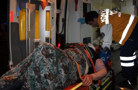 Polis otosu ile minibüsün çarpıştığı kazada 5 kişi yaralandı
