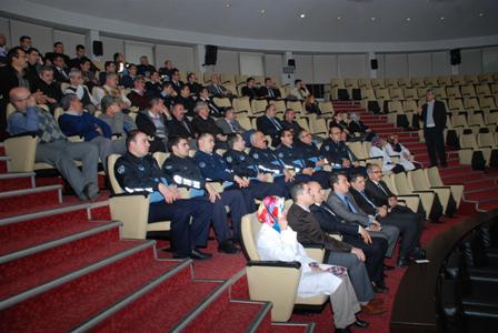 Hizmet  içi eğitim seminerleri sürüyor