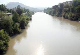 Balık tutmak için girdiği nehirde boğuldu