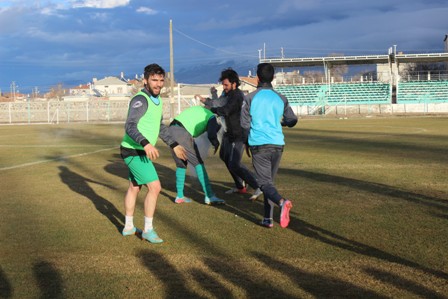 Karapınar Belediyespor, çalışmalarını sürdürüyor
