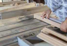 Kolunu iş makinesine kaptırdı