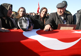 Şehit Er son yolculuğuna uğurlandı