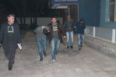Eşyaları çaldığı eve geri taşıyınca yakalandı