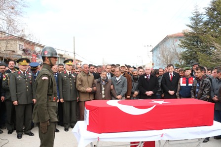 Van'daki kazada şehit olan Konyalı er toprağa verildi