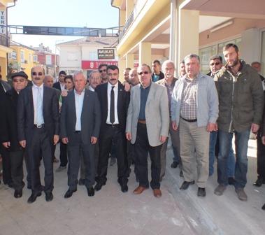 Kart, Kadınhanı halkından destek istedi