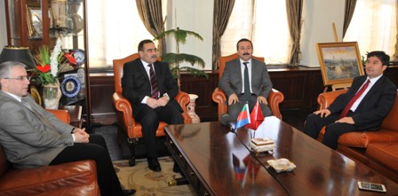 Selçuk, Azerbaycan ile eğitim köprüsü kuruyor