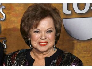 Hollywood'un altın kızı Shirley Temple öldü