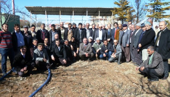 Çiftçiye bağ budama dersi