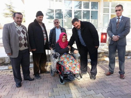 Engelli genç kız akülü arabasına kavuştu