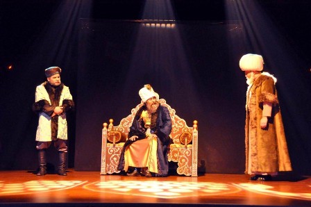 Kanuni ve Sinan” oyunu sahnelendi
