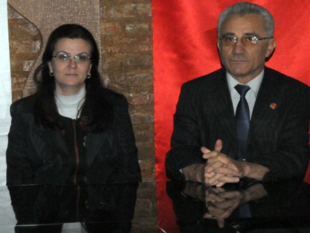 Mine Sezer destek istedi