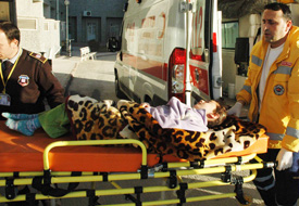 11 öğrenci hamburgerden zehirlendi