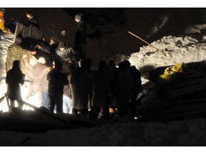 Güney Kore'de bina çatısı çöktü