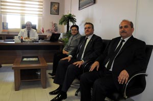 Mine Sezer hastaneleri ziyaret etti