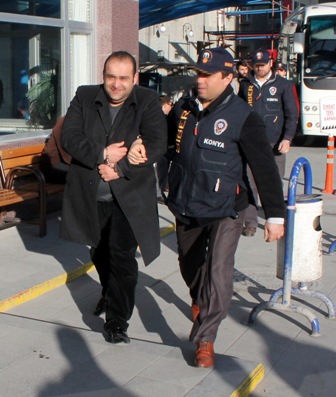 Kart çetesi adliyeye sevk edildi