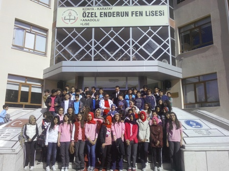 Gençlik öğrencileri okulları geziyor