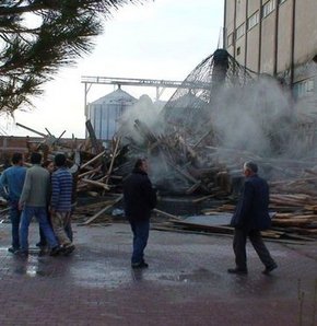 Ereğli'de inşaat halindeki bina çöktü