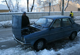 Bekçinin arabasını çaldılar