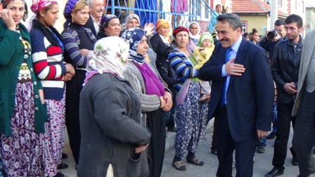 Tutal, halkla bir araya geldi