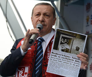 Başbakan'ın Balıkesir'de isim vermediği  gazete Hürriyet çıktı