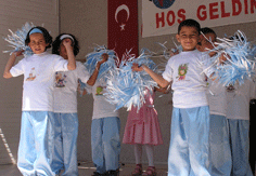 Engelli çocuklardan tiyatro