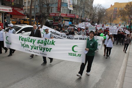 Konya'da Yeşilay sağlık için yürüdü
