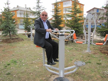 Yalıhüyük'te mahalle parklarına spor merkezi yapılıyor