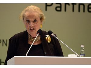 Suriyeli mültecilerle ilgili harekete geçmeliyiz