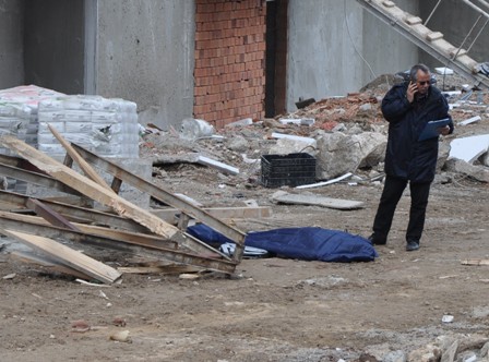 İnşaattan düşen işçi hayatını kaybetti