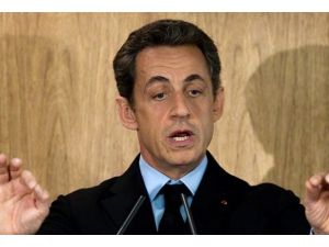 Başbakan Ayrault dinlemelerden haberdar olduğunu itiraf etti