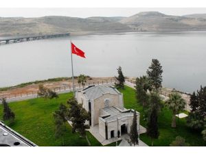 Suriye'deki Süleyman Şah Türbesi çevresinde çatışma