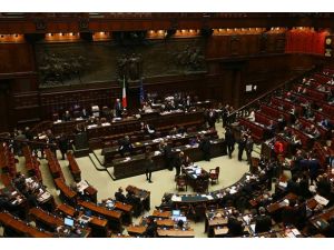 İtalya'da yeni seçim yasası ilk onayı aldı