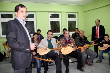 Seydişehir'de uzun sap bağlama kursu açıldı