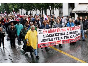 Yunanistan'da kamu çalışanlarından 24 saatlik grev