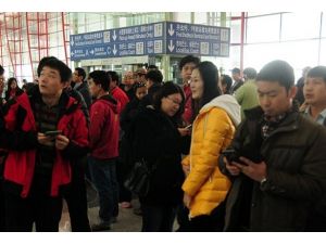 Kaybolan uçak uyduyla görüntülenen bölgede de bulunamadı