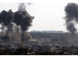 İsrail Gazze'yi vurdu